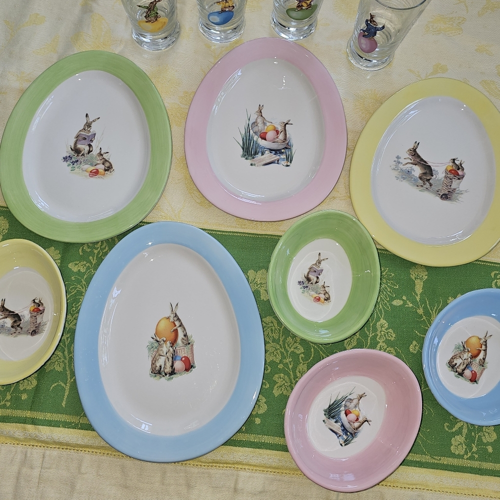 Williams Sonoma Easter Bunny Egg Shaped Plates Ramekins bowls set of 8
